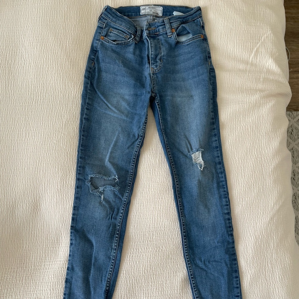 Free People Jeans W/ fringe bottom